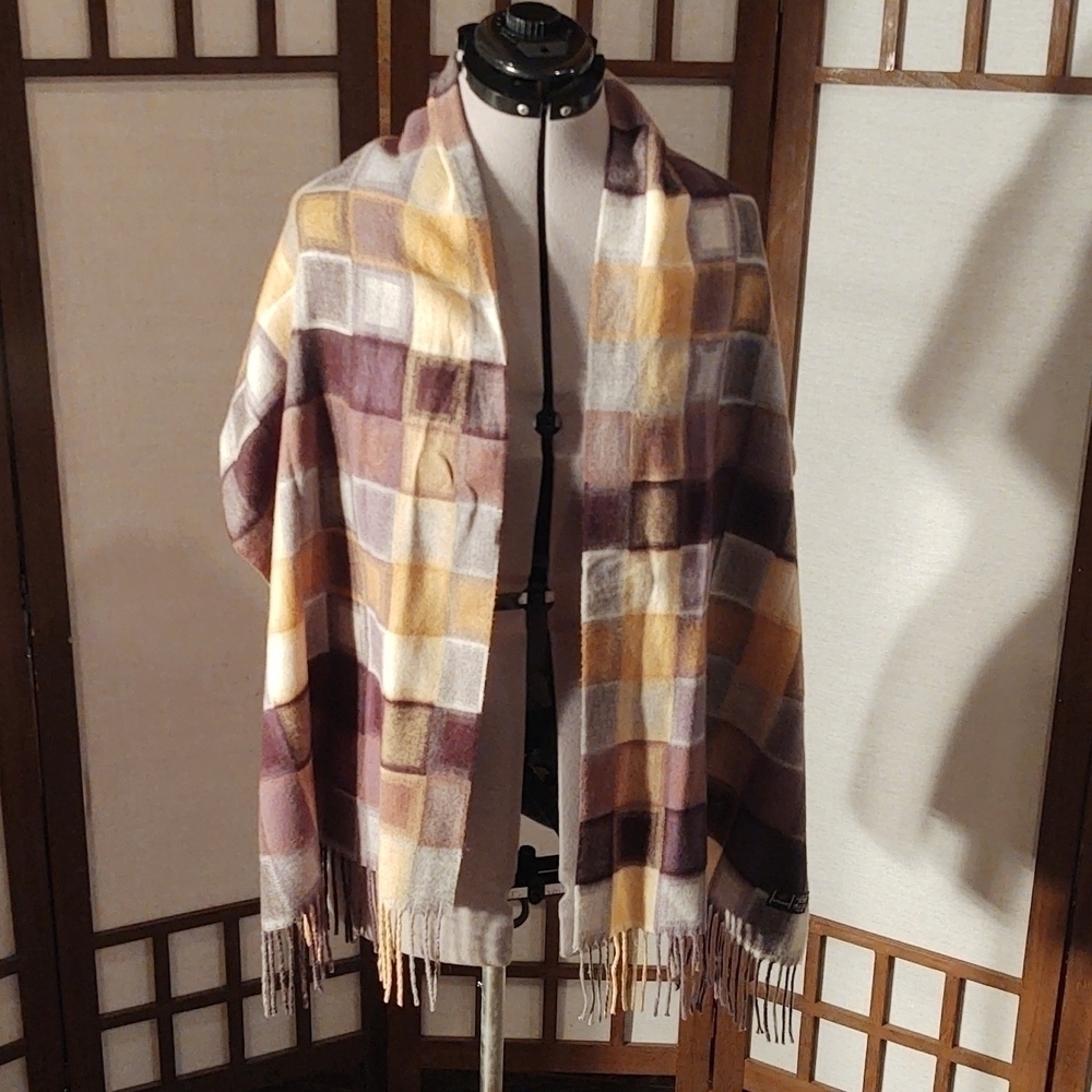V. FRAAS Soft Multicolor Grid Print Blanket Scarf